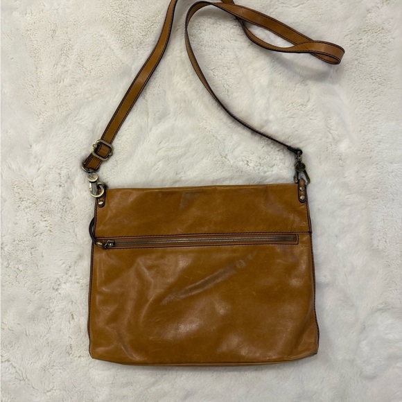 HOBO Crossbody Bag Camel Tan Soft Leather Foldover Clutch Adjustable Strap - Picture 2 of 14
